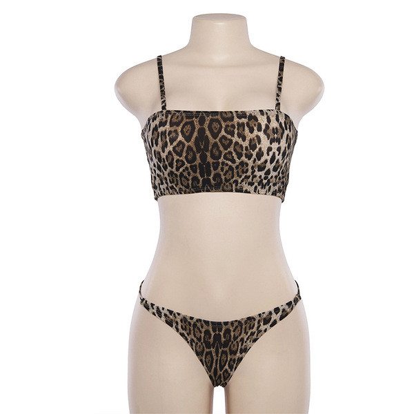 Kétrészes, leopárdmintás női fürdőruha