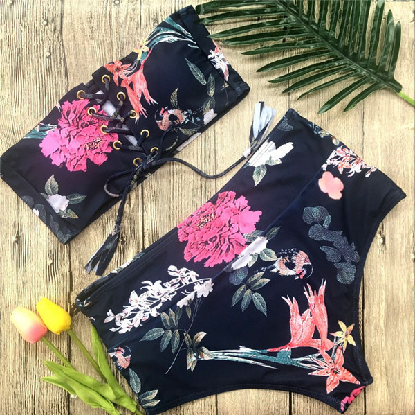 Virágmintás női fürdőruha megkötős bikinivel, magas derékkal