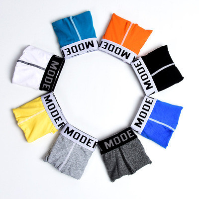 Férfi boxerek világos színekben