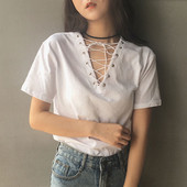 Κομψή μπλούζα με κοντό μανίκι και V-neckline με διασταυρωμένες ζεύξεις - διάφορα χρώματα