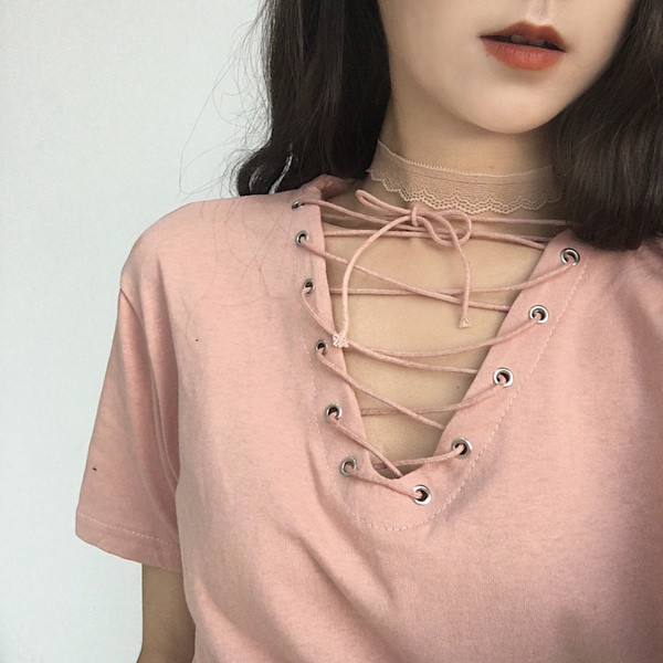 Stílusos női blúz rövid ujjal, V-nyakú, keresztkötéses - többféle színben