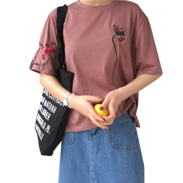 Stílusos női blúz 3/4 ujjal, hímzéssel