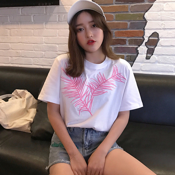 Stílusos női blúz 3/4 ujjal, két színben hímzéssel