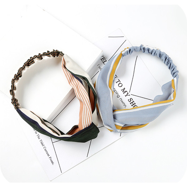 Női hajgumi különböző színekben és mintákkal