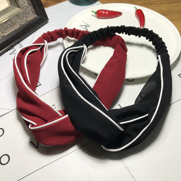 Stílusos női hajgumi különböző színekben, mindennapi használatra