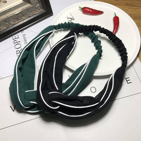 Stílusos női hajgumi különböző színekben, mindennapi használatra