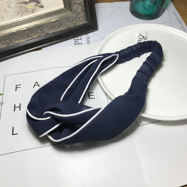 Stílusos női hajgumi különböző színekben, mindennapi használatra