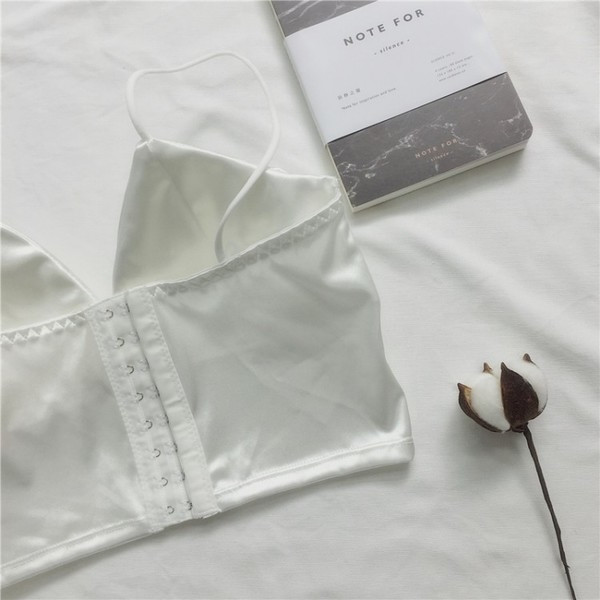 Stílusos női melltartó V-nyakkal, két színben