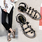 Stílusos női szandál fűzőlyukkal, három színben