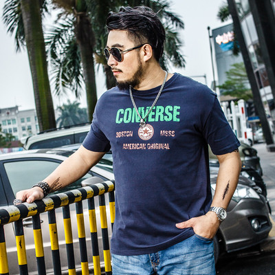 Férfi póló széles modell több színben felirattal