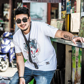 Férfi póló rövid ujjú széles modell több színben etnikai motívumokkal