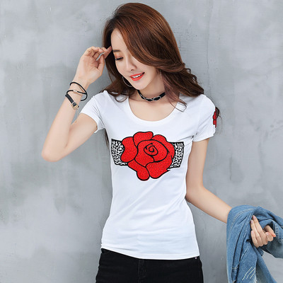 Női alkalmi póló rózsa rátéttel