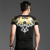 Nyári férfi póló három színben, hátoldalán mintával