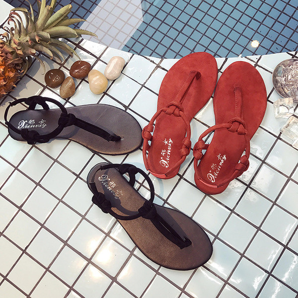 Alkalmi női szandál piros és fekete színben