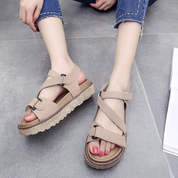 Alkalmi női szandál fekete és bézs színben