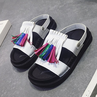 Stílusos női bojtos szandál lapos talppal több színben