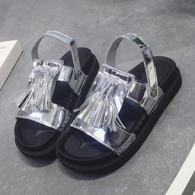 Stílusos női bojtos szandál lapos talppal több színben