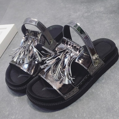 Stílusos női bojtos szandál lapos talppal több színben