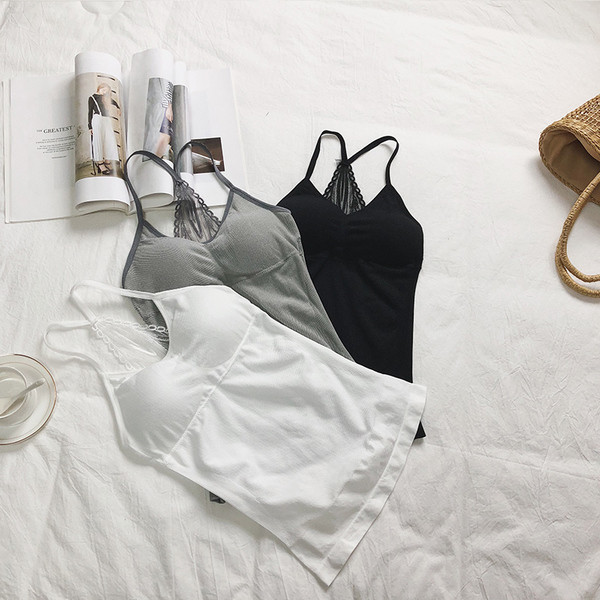 Elasztikus női felső, három színben, csipkével