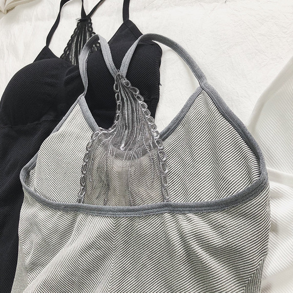 Elasztikus női felső, három színben, csipkével