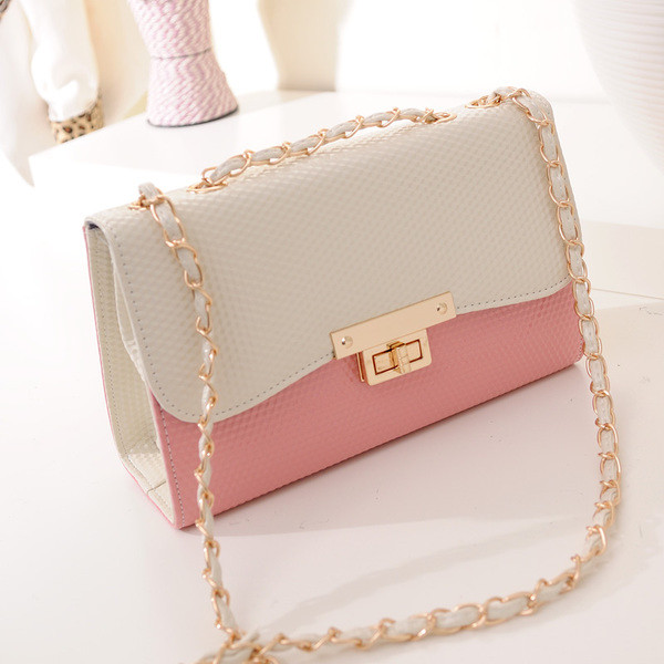 Kicsi, friss kézitáska, a tavaszi szezonhoz illő