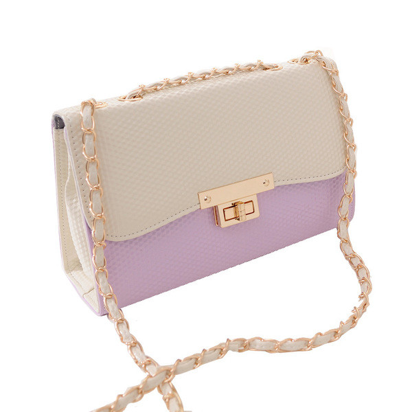 Kicsi, friss kézitáska, a tavaszi szezonhoz illő