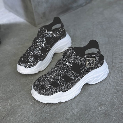 Stílusos női szandál zárt modell - két modell