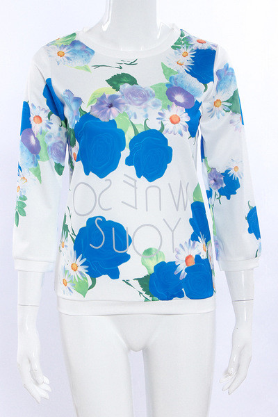 Nyári női póló friss színekben virágos motívumokkal