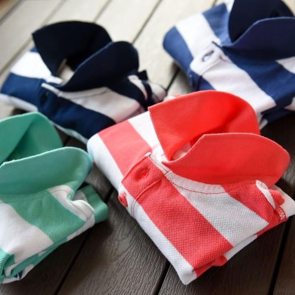 Csíkos gyermek póló fiúknak magas gallérral, gombokkal több színben