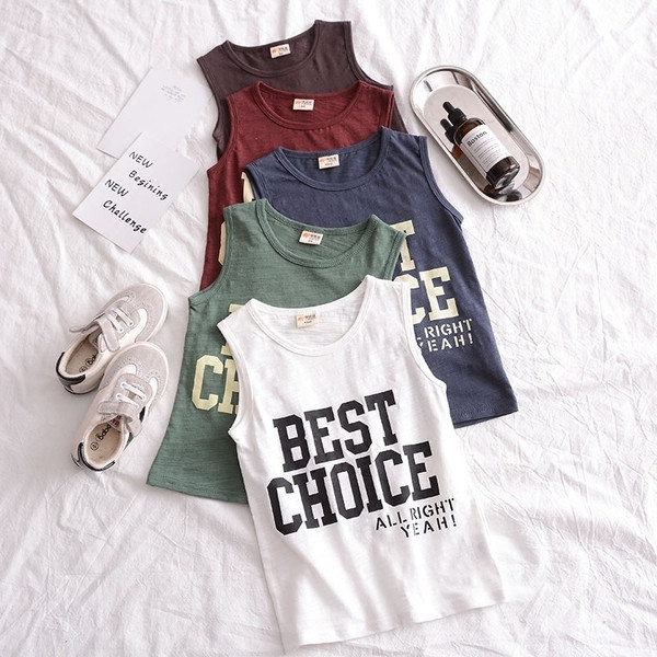 Több színben feliratos gyerekcipő fiúknak és lányoknak