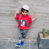 Gyermek széles póló, két színben, mintával fiúknak