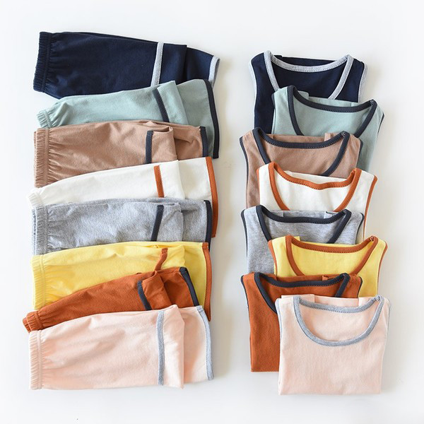 Gyerekkészlet fiúknak többféle színben - felső és rövidnadrág