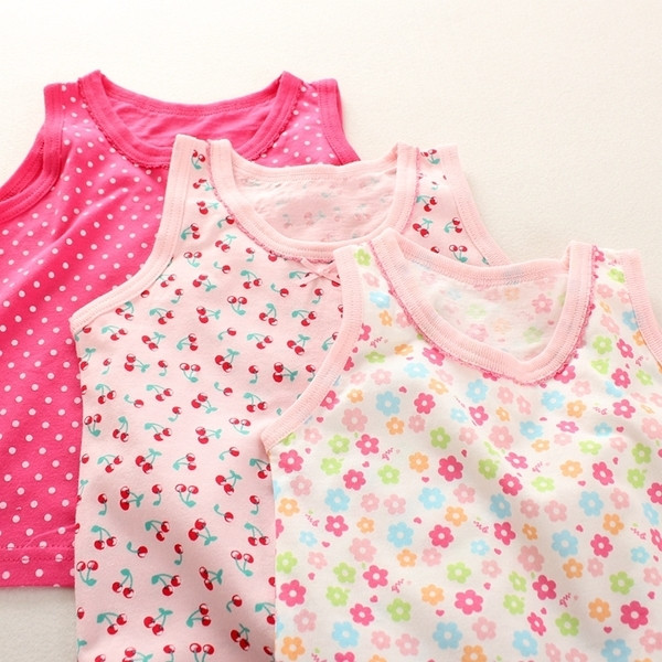 Gyerek felső lányoknak világos színekben, mintával