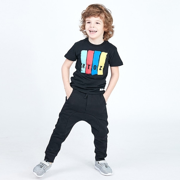 Gyermek póló lányoknak és fiúknak két színben színes szalagokkal és felirattal