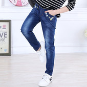 Többféle modellben hímzett gyerekfarmer lányoknak