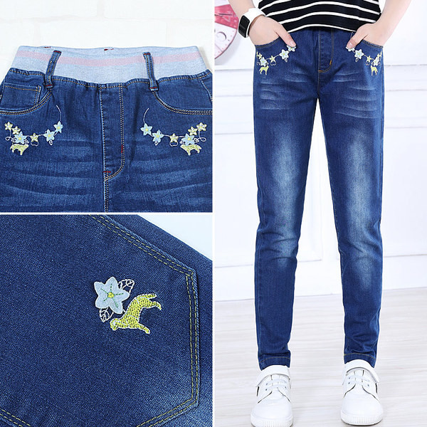 Többféle modellben hímzett gyerekfarmer lányoknak