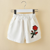 Alkalmi gyerek rövidnadrág lányoknak három színben hímzéssel
