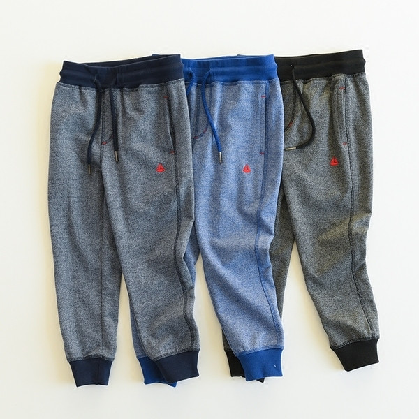 Gyerek tréningruha fiúknak három színben