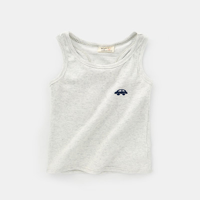 Különböző színekben hímzéssel ellátott gyerekcipő fiúknak