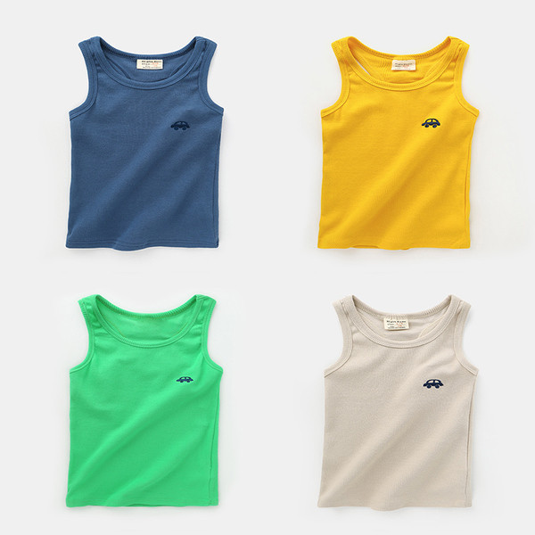 Különböző színekben hímzéssel ellátott gyerekcipő fiúknak