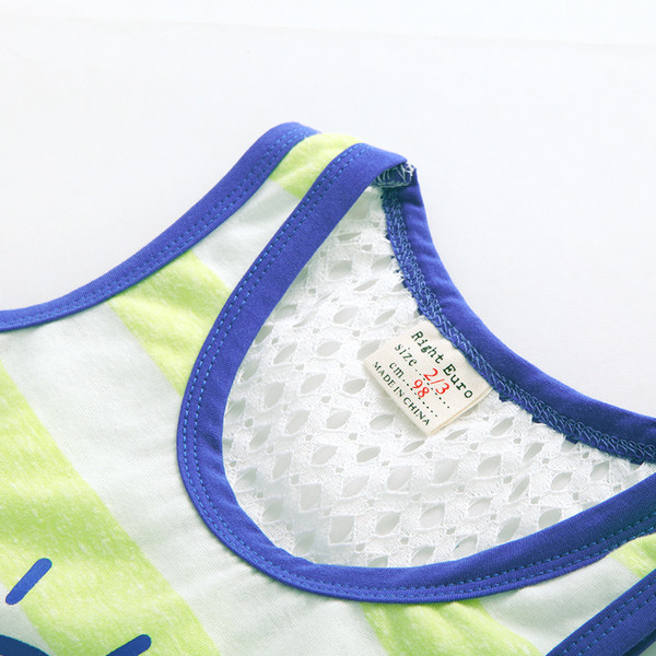 Gyerek felső fiúknak, élénk színekben felirattal