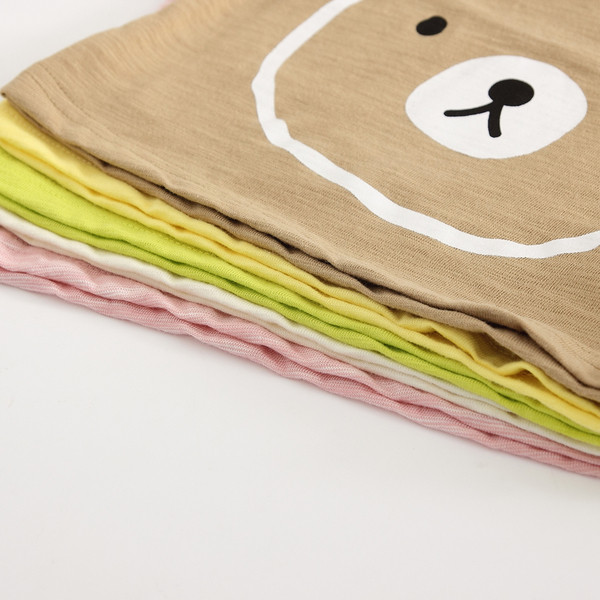 Fiúknak és lányoknak megfelelő gyerekcipő, különböző színekben, mintával