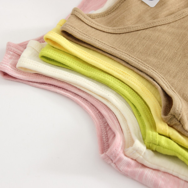 Fiúknak és lányoknak megfelelő gyerekcipő, különböző színekben, mintával