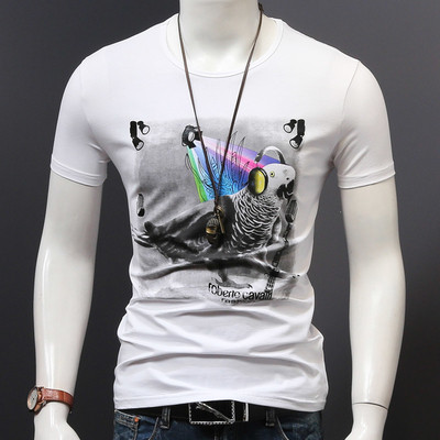 Karcsú nyári férfi póló modern mintával