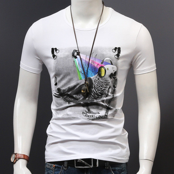 Karcsú nyári férfi póló modern mintával