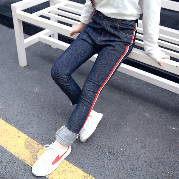 Gyerekfarmer lányoknak karcsú modell szegéllyel