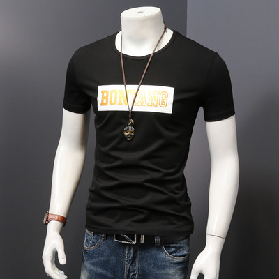 Egyszerű férfi karcsú póló felirattal