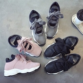 Sportos-alkalmi női tornacipő kényelmes talppal, szalaggal, három színben