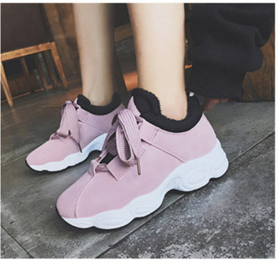 Sportos-alkalmi női tornacipő kényelmes talppal, szalaggal, három színben