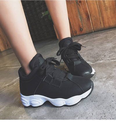 Sportos-alkalmi női tornacipő kényelmes talppal, szalaggal, három színben